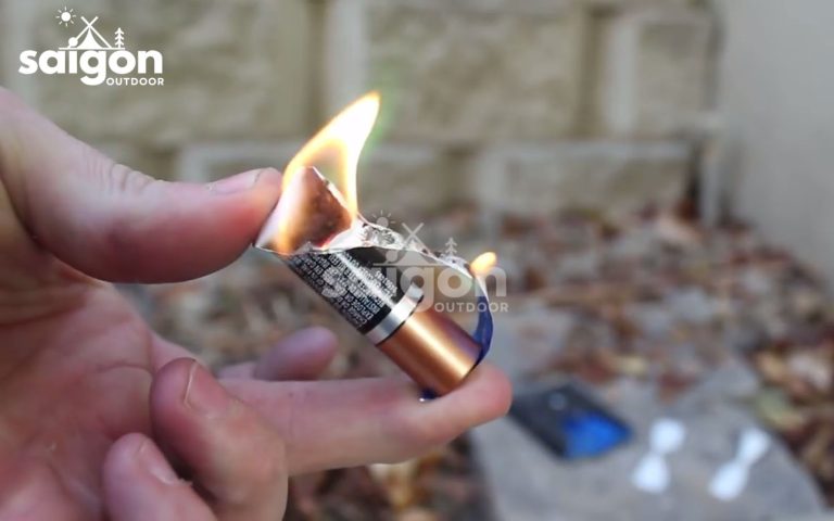 tạo lửa bằng giấy bạc và pin