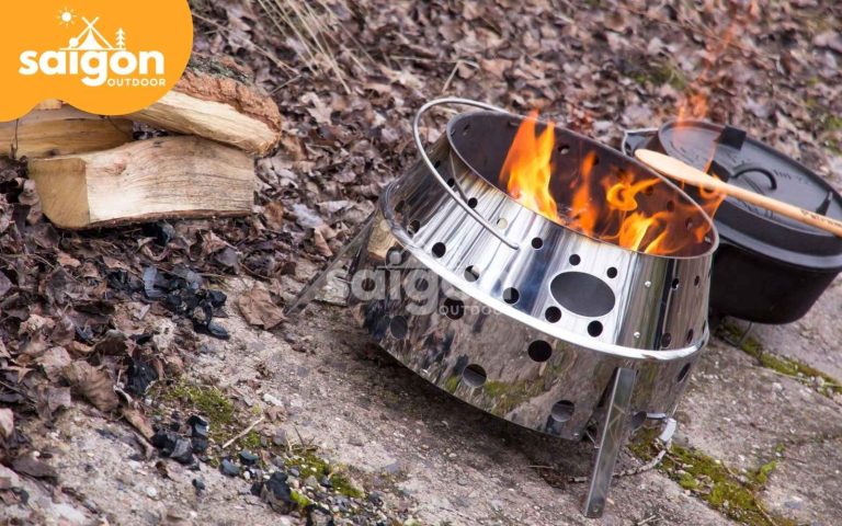 bếp củi là một trong những loại bếp nướng dã ngoại gấp gọn
