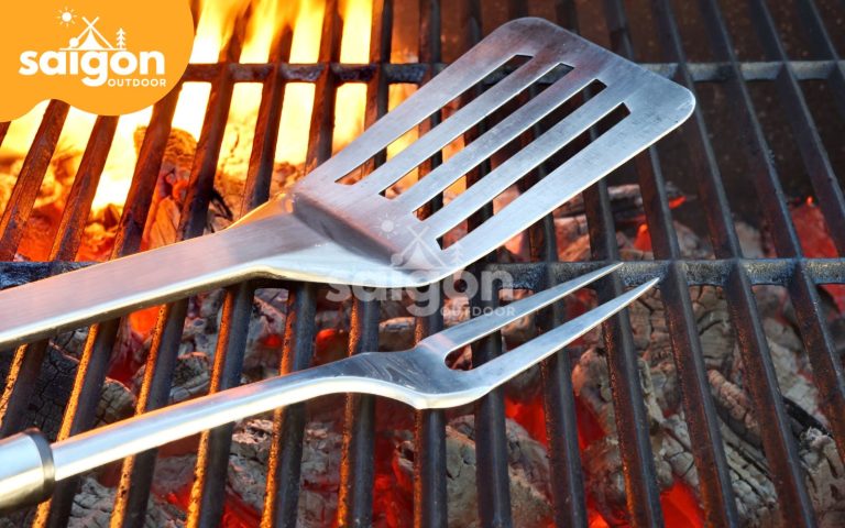 các dụng cụ cần thiết để chuẩn bị cho bữa nướng dã ngoại