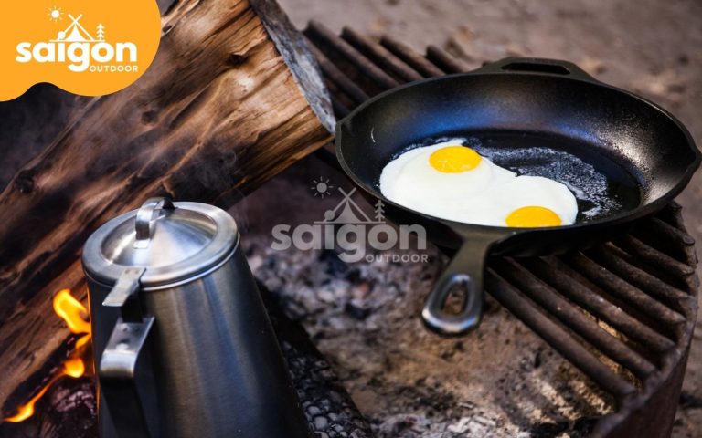 nên đem theo dụng cụ nấu nướng khi đi cắm trại