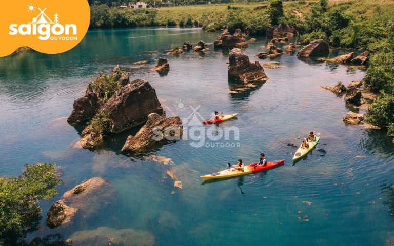 chèo sup khám phá thiên nhiên hùng vĩ