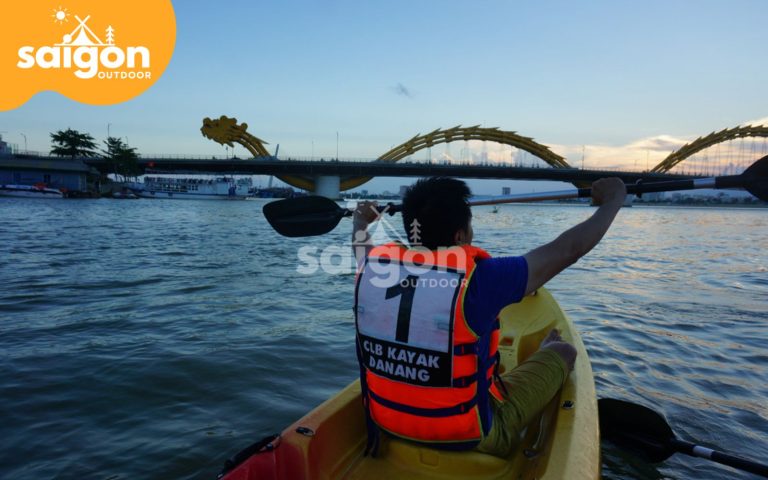 Chèo thuyền Kayak trên sông Hàn (Đà Nẵng)