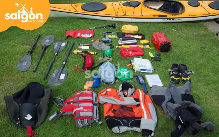 Những vật dụng cần thiết khi đi chèo thuyền Kayak