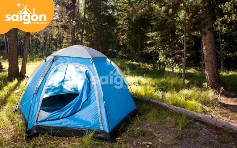 Ưu tiên mua lều cắm trại dã ngoại có cửa thoát hơi, khóa kéo chống gió