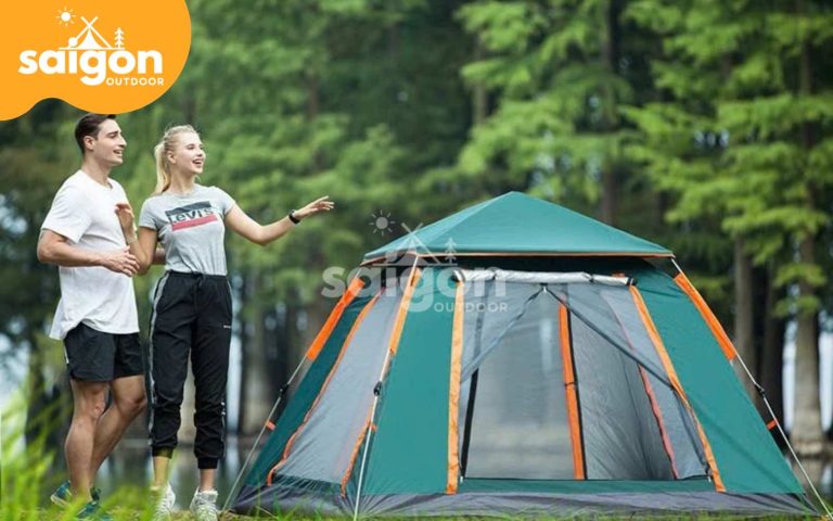 Lều được làm từ vải nylon, polyester