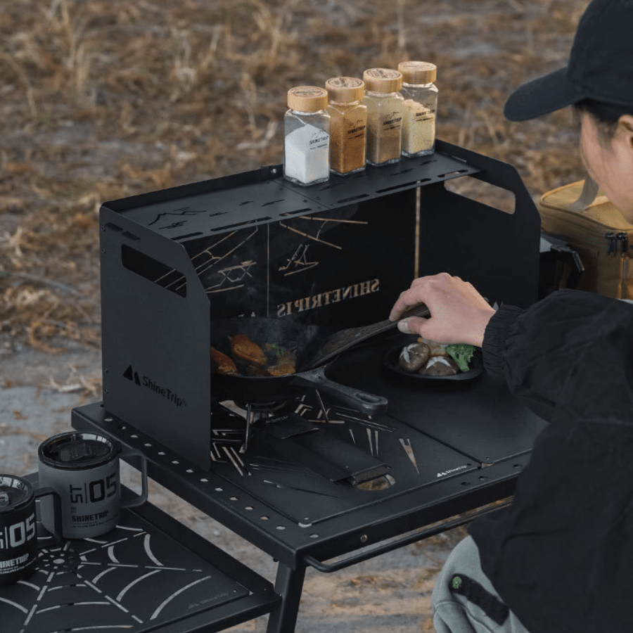 Tấm Chắn Gió Bếp Gas Dã Ngoại ShineTrip Gấp 4 Thép Carbon 1mm Siêu Bền Có Kệ Để Gia Vị