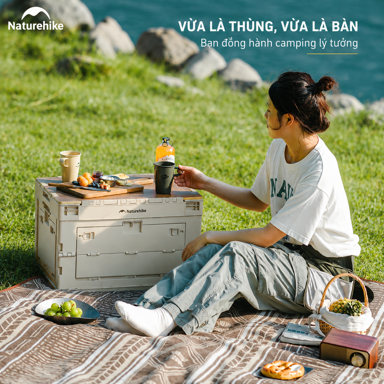 Thùng nhựa đựng đồ cắm trại xếp gọn kèm mặt giả gỗ NatureHike CNK2450XB020