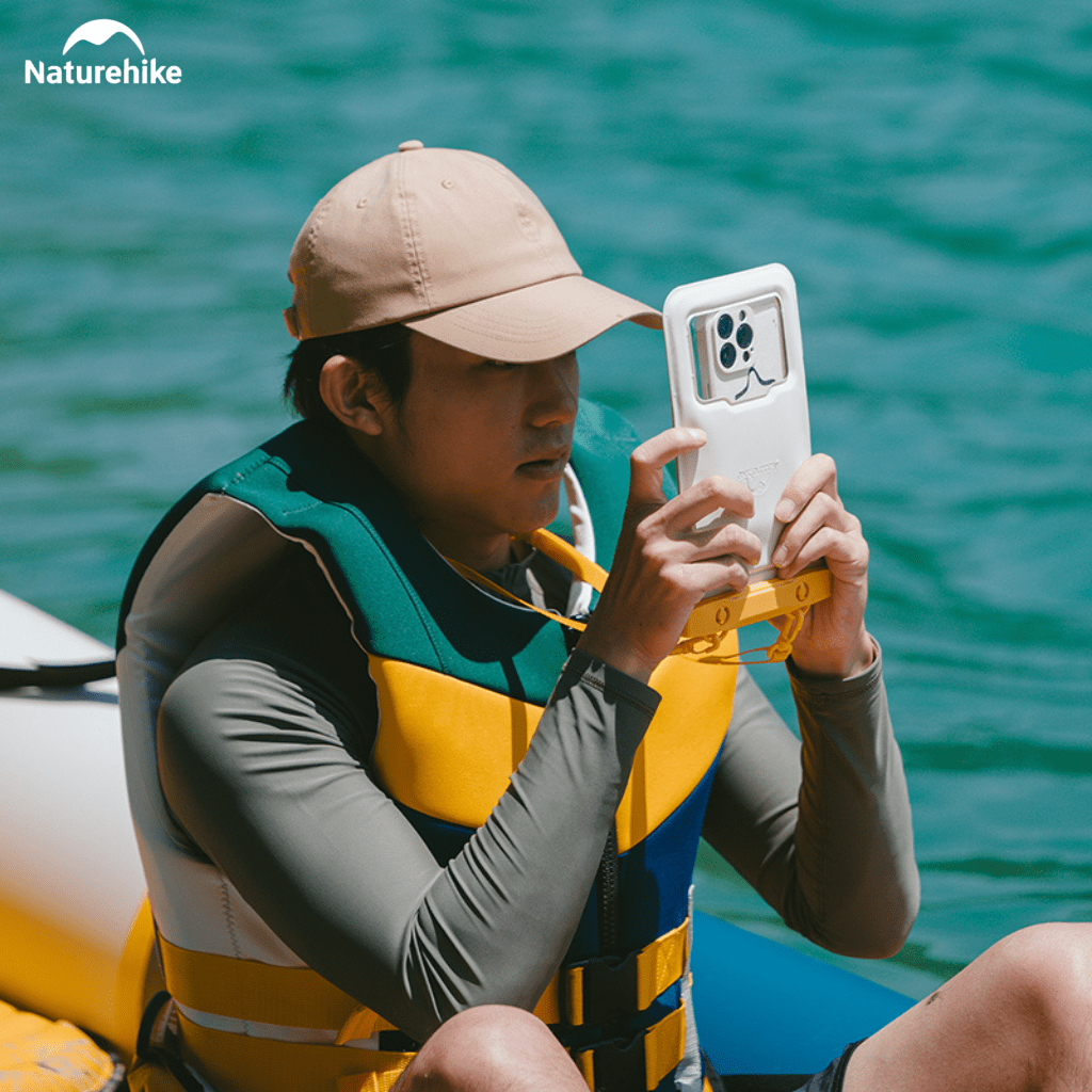 Túi chống nước bảo vệ điện thoại NATUREHIKE CNK2300BS015 – Dùng khi đi mưa, đi biển, du lịch
