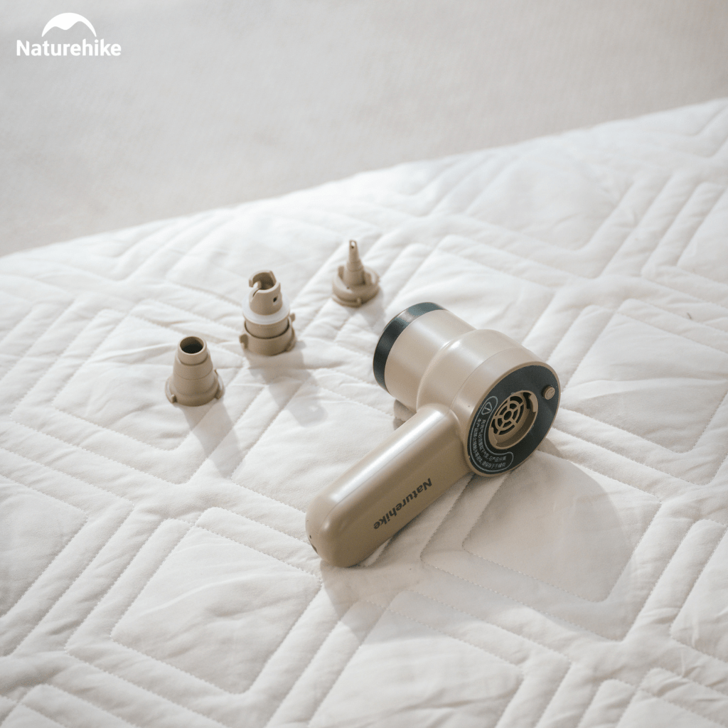 Máy Bơm Hơi Cầm Tay Mini CNK2450ZM017 Naturehike Sạc Type-C Đa Năng