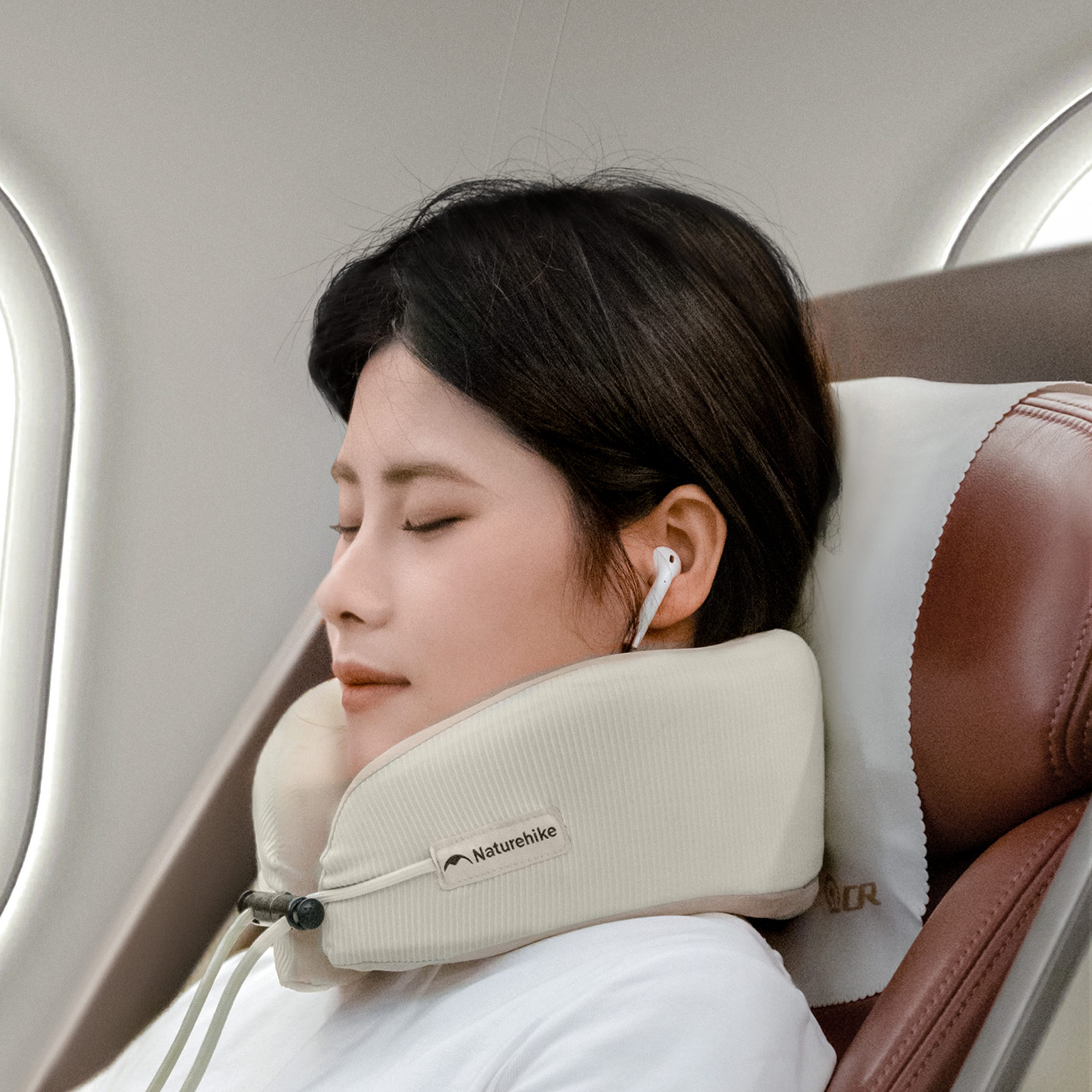 Gối Kê Cổ Chữ U CNK2450WS019 Naturehike Memory Foam Du Lịch Văn Phòng Ô Tô Gấp Gọn Có Hộp Đựng