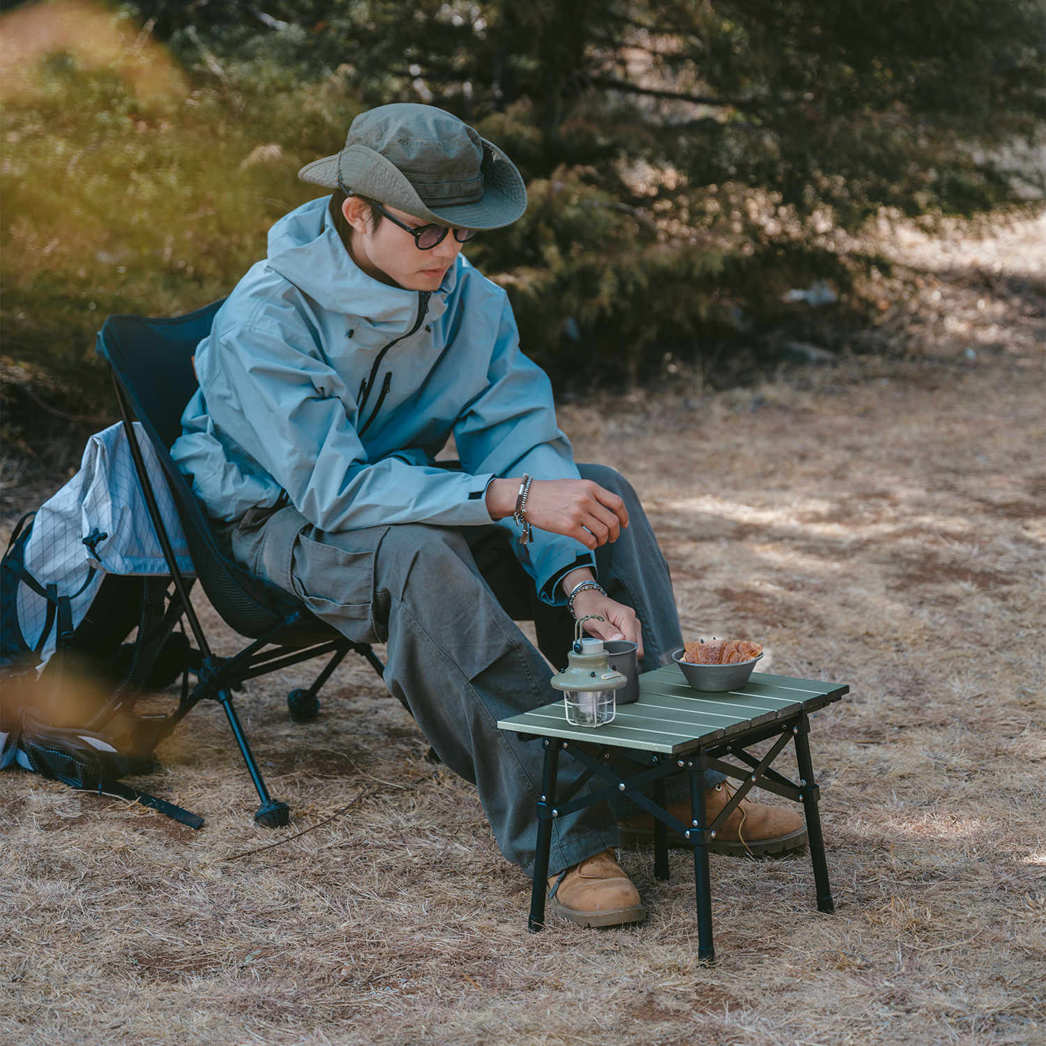 Bàn Gấp Dã Ngoại Naturehike Hợp Kim Nhôm 6063 Siêu Nhẹ 1kg, Bàn Camping Xếp Gọn CNH22JU050