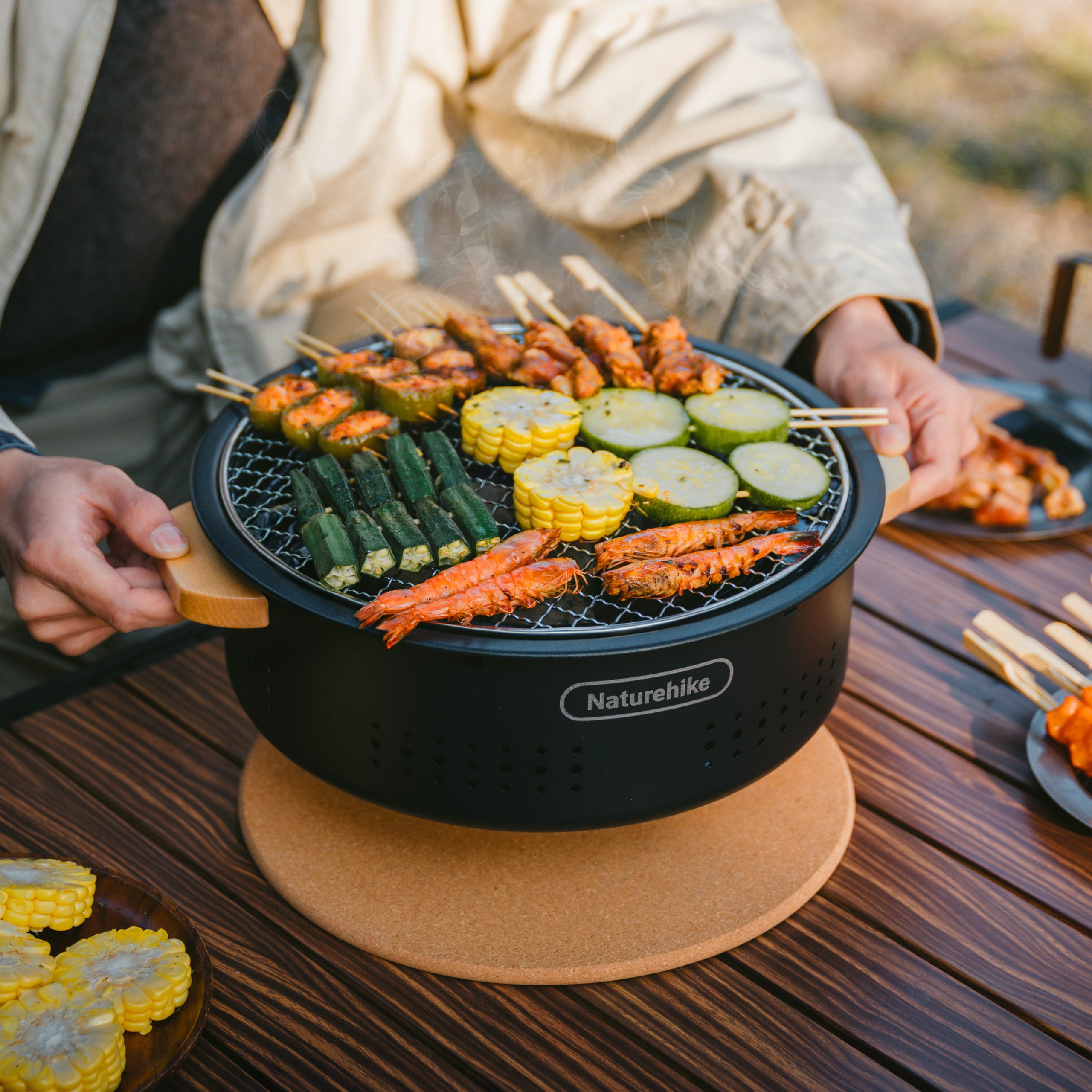 Bếp Nướng Than Hoa Naturehike Để Bàn Tròn 30cm, Bếp Nướng BBQ Camping Dã Ngoại CNK2550CF010