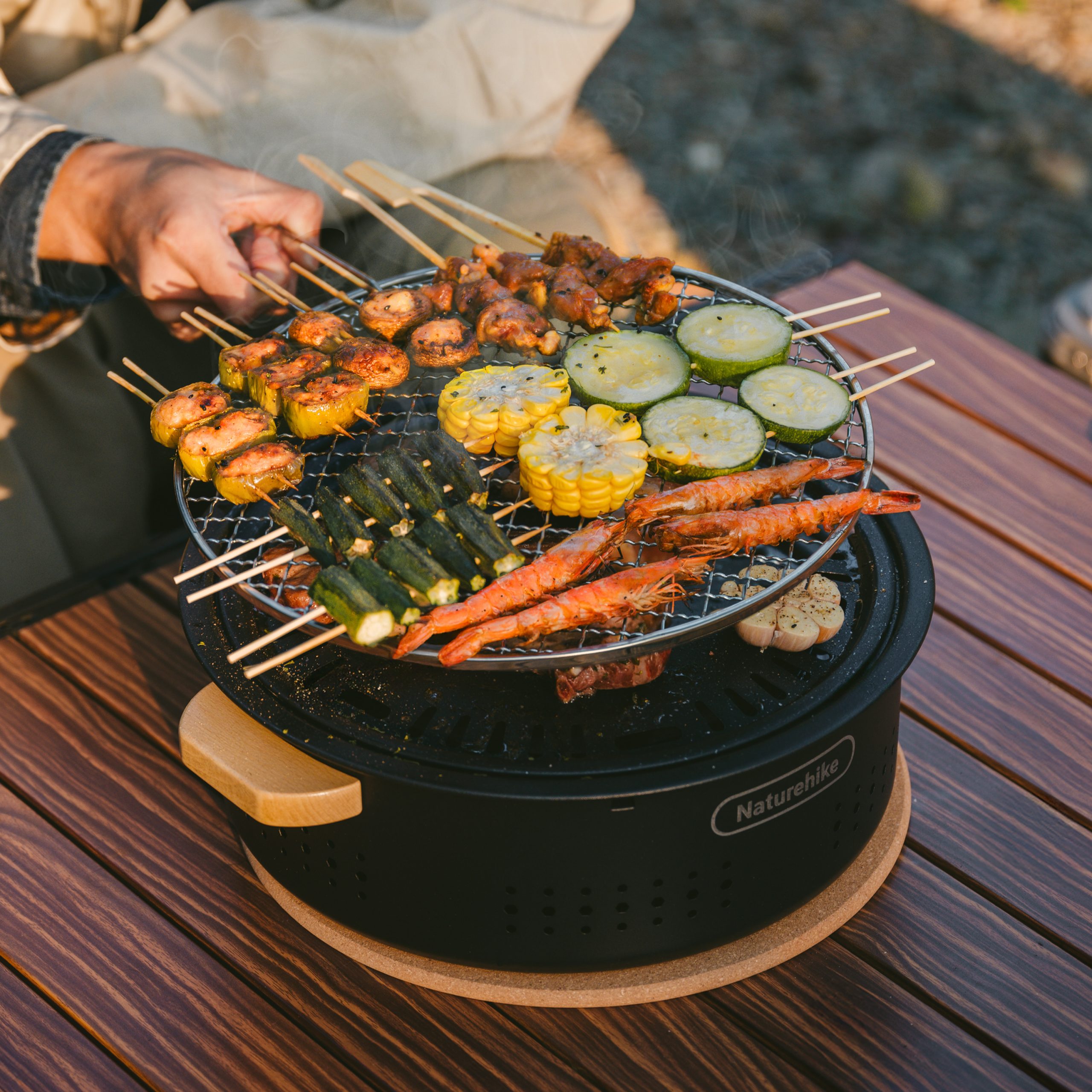 Bếp Nướng Than Hoa Naturehike Để Bàn Tròn 30cm, Bếp Nướng BBQ Camping Dã Ngoại CNK2550CF010