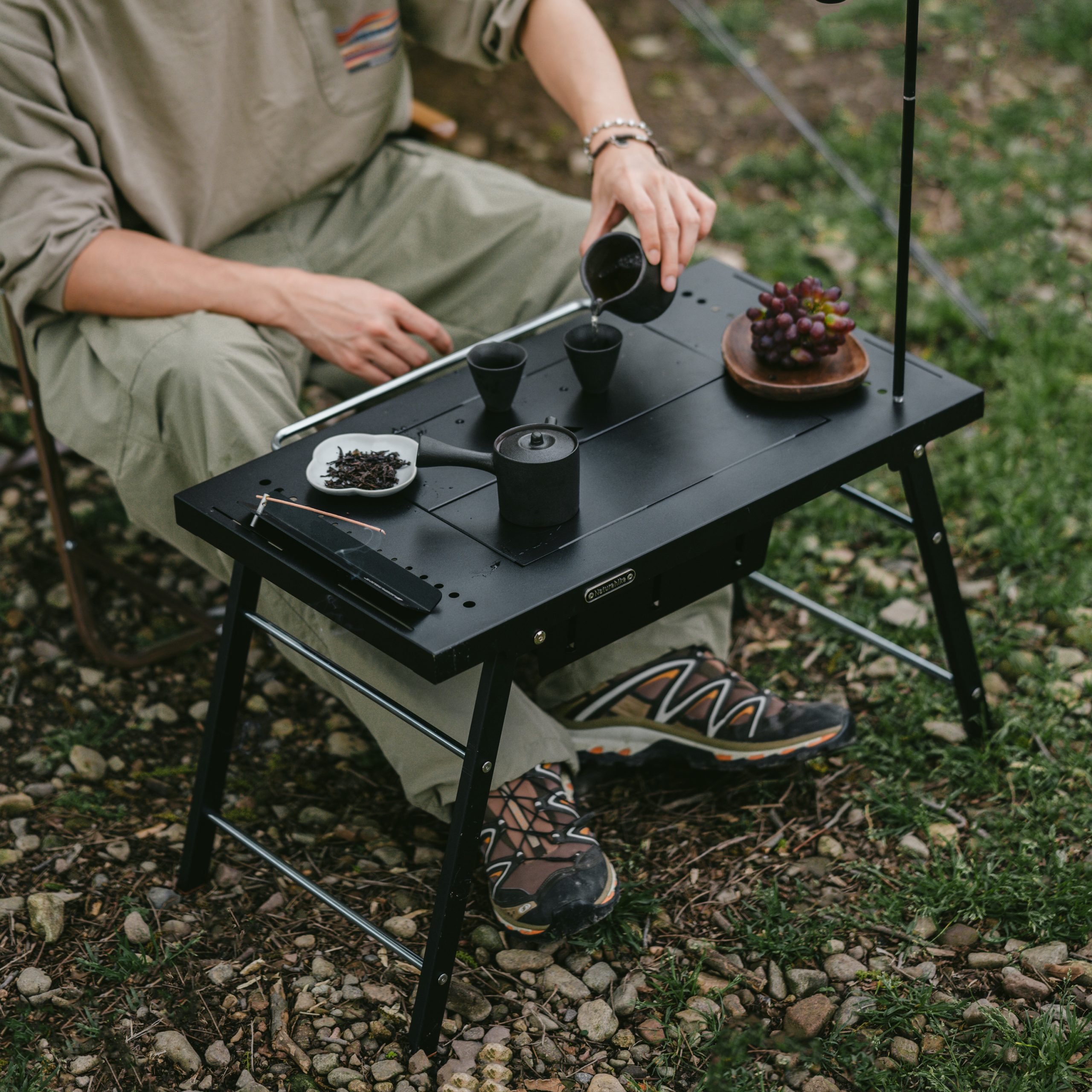 Bàn IGT Naturehike Đa Năng Tích Hợp Bếp Nướng BBQ, Bàn Camping Gấp Gọn Inox 304 Có Thanh Treo Đèn CNK2350CF018