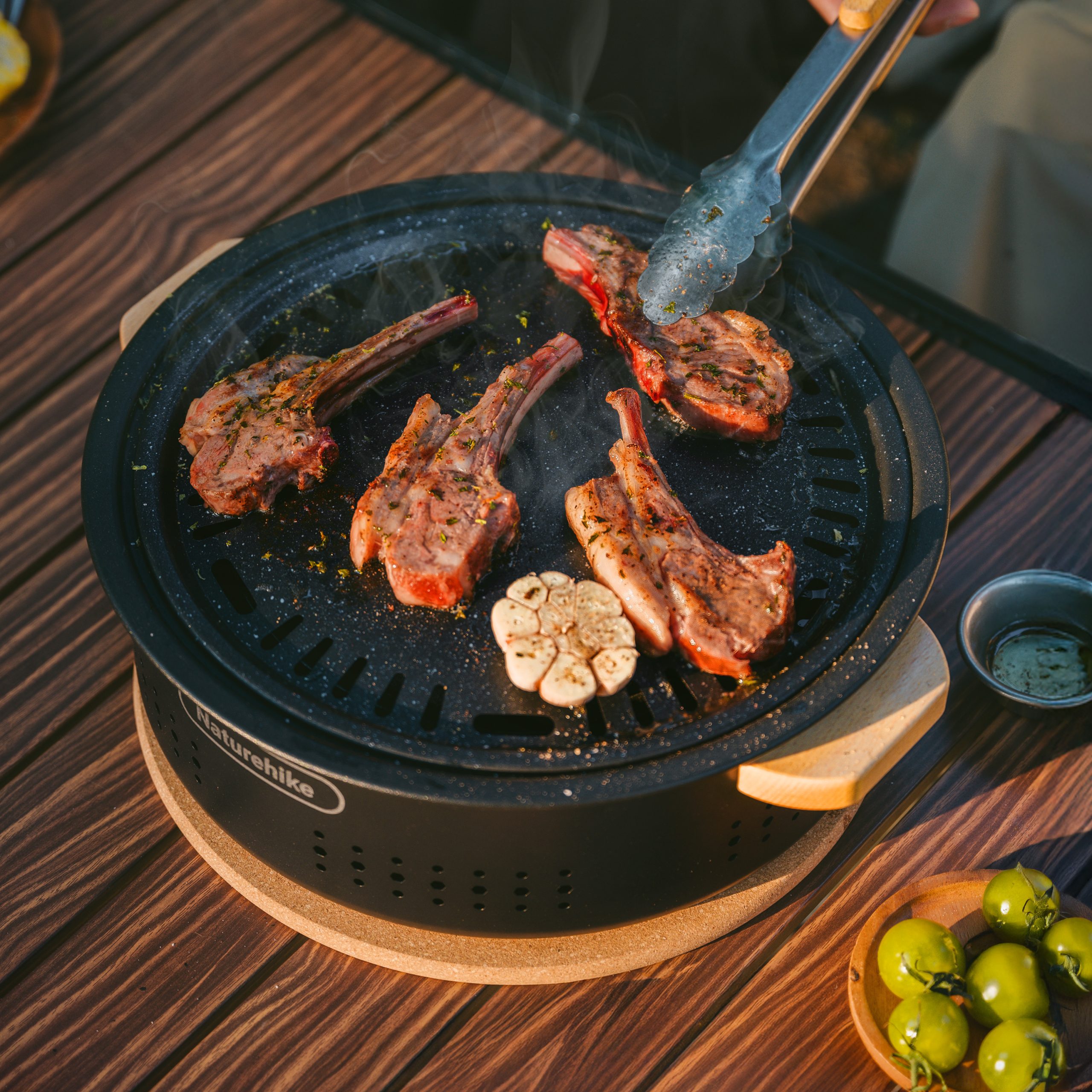 Bếp Nướng Than Hoa Naturehike Để Bàn Tròn 30cm, Bếp Nướng BBQ Camping Dã Ngoại CNK2550CF010