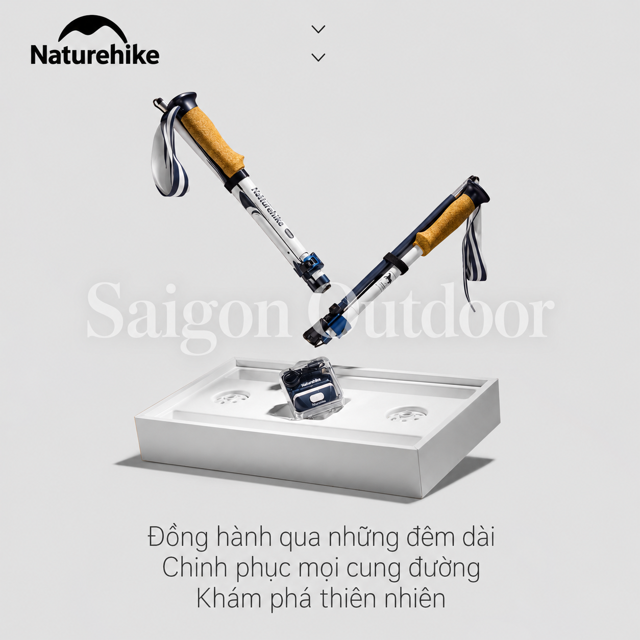 Bộ Gậy Trekking Carbon Naturehike Kỷ Niệm 15 Năm – 2 Gậy Leo Núi 120–135cm Kèm Đèn Đội Đầu CNK2550HY010